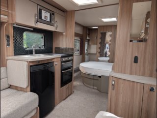 /photos/8001/088d3f74-8e2a-6ade-a769-c573c85bca2a_i320x240.jpg