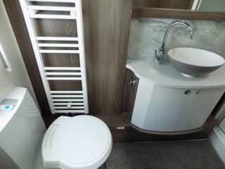 /photos/8001/2ced14ab-87f8-8bd6-8726-c792512e296e_i320x240.jpg