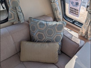 /photos/8001/4b216877-cd6a-b3be-a761-78d0e6b02fb0_i320x240.jpg