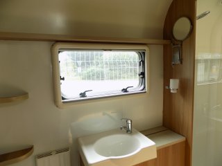 /photos/8001/593a2b17-12f8-a1b1-ec1e-5a274db79108_i320x240.jpg