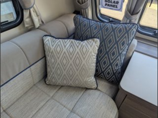 /photos/8001/5ae3a3a1-f35c-1706-ff9a-9c29d68b33ae_i320x240.jpg
