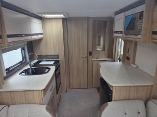 /photos/8001/62bc9af7-5c44-87b9-581f-f239d9fbeb96_i320x240.jpg