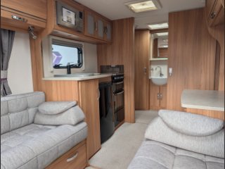 /photos/8001/92cadd25-afb4-5db1-89a7-27e8c578e43f_i320x240.jpg