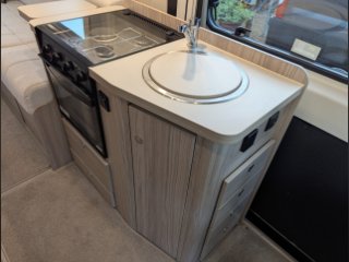 /photos/8001/a5e64c54-6ade-c5f3-7bea-24c3538e225a_i320x240.jpg