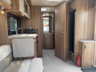/photos/8001/ac7e9ab5-e58a-78e4-698a-f694660f3a60_i320x240.jpg