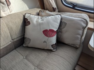 /photos/8001/ad566a16-a911-d919-394d-a387ecf0c0ac_i320x240.jpg