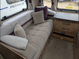 /photos/8001/ddb950d9-a84c-bd97-a843-7fd5bb96da13_i320x240.jpg