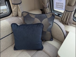 /photos/8001/e6a87dbe-94e4-6ce8-11b4-4f8eed6d2ebb_i320x240.jpg
